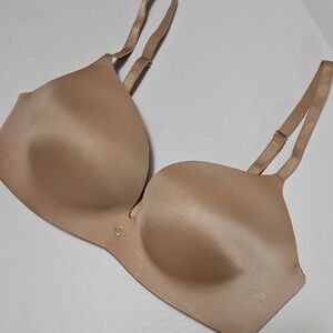 Victoria's Secret Smooth Nude Molded Wirefree Bra Size 34D